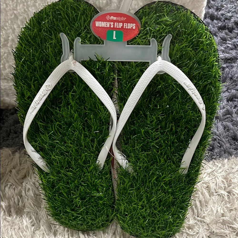 Freestyle Green Grass Flip Flops with White Straps